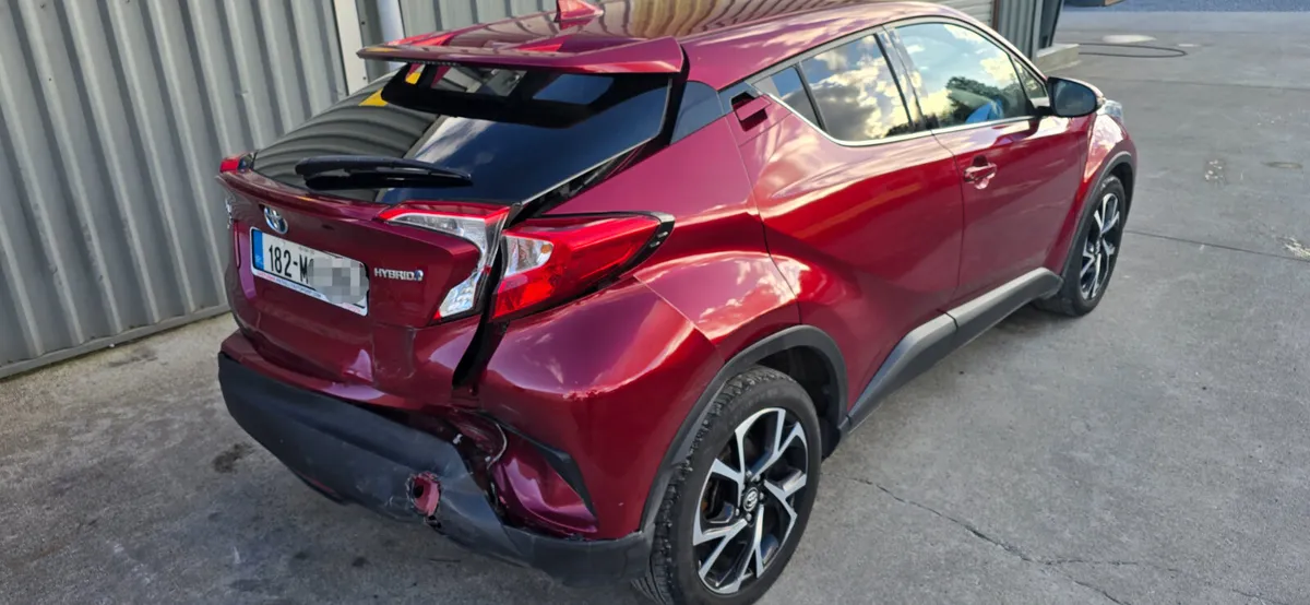182 TOYOTA CH-R HYBRID - Image 4