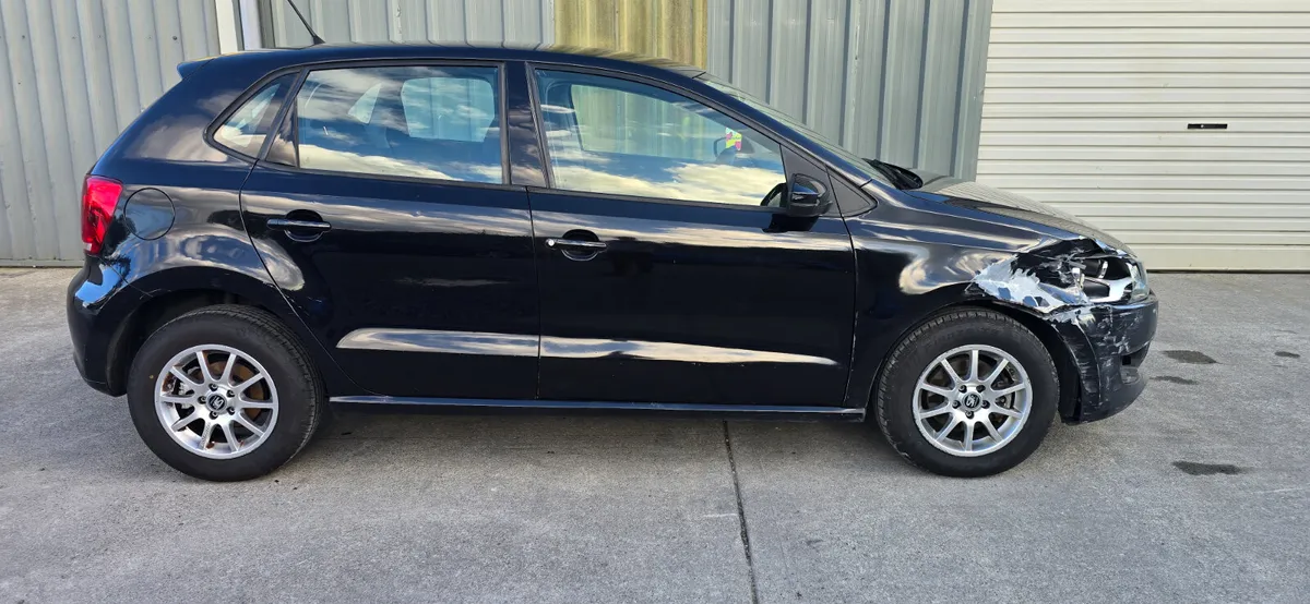 12 VW POLO AUTO - Image 3