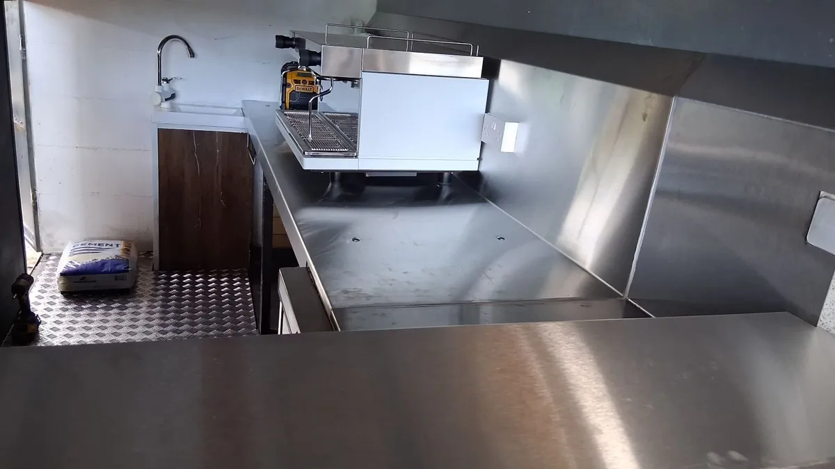 Coffee trailer - Image 4