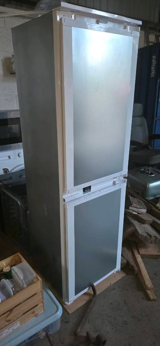 Beko integrated fridge freezer - Image 1