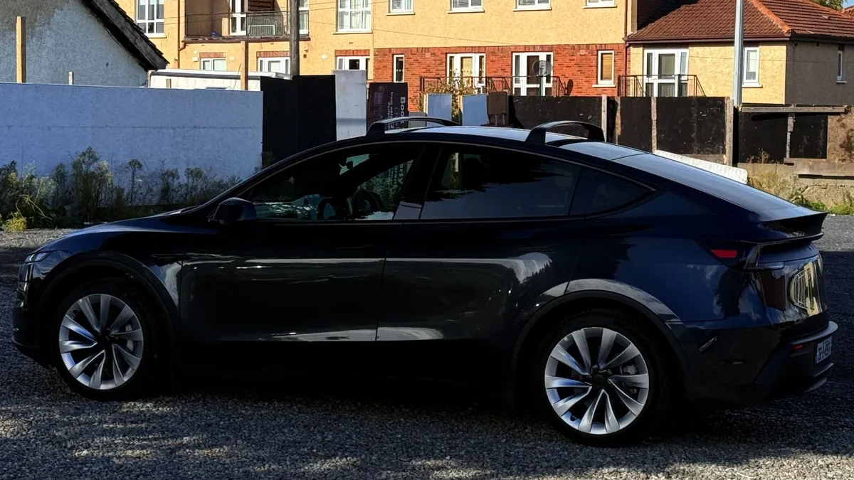 Model Y 20 Helix 2.0 Wheels  EV Tyres Almost New - Image 1