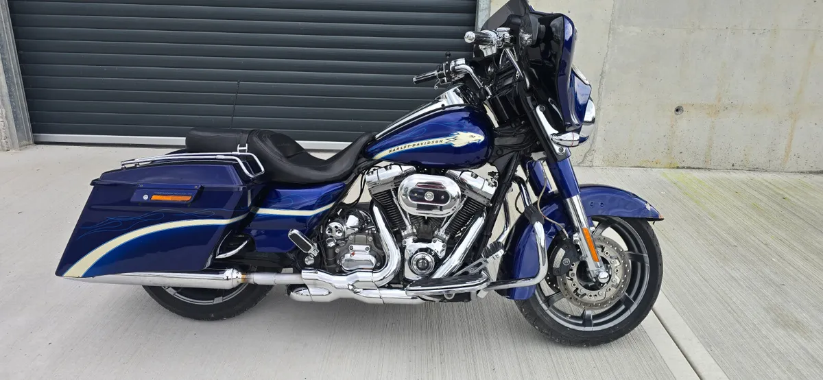 HARLEY DAVIDSON STREET GLIDE - Image 1
