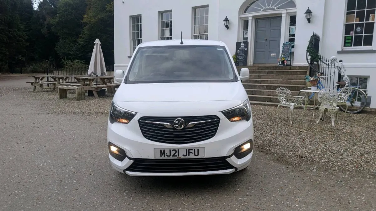 2021 vauxhall combo sportive - Image 2