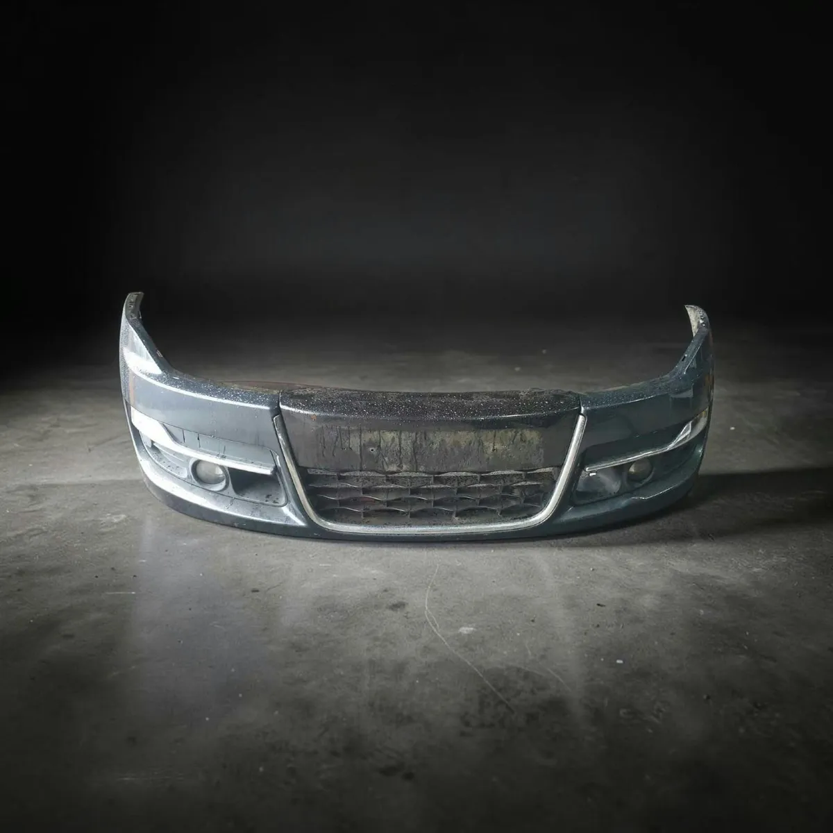 Renault Laguna 2012 front bumper restailing - Image 1