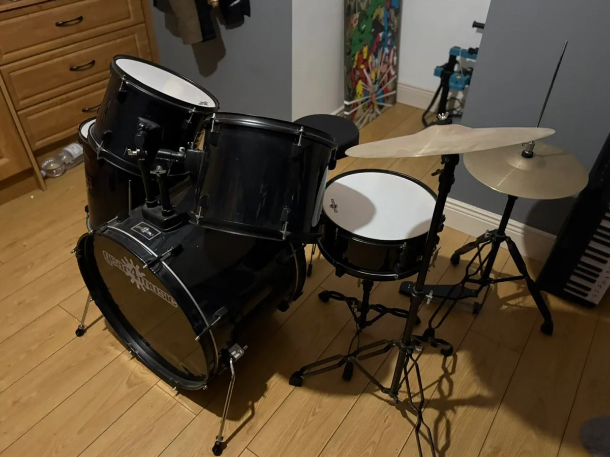 Drum set - Image 1