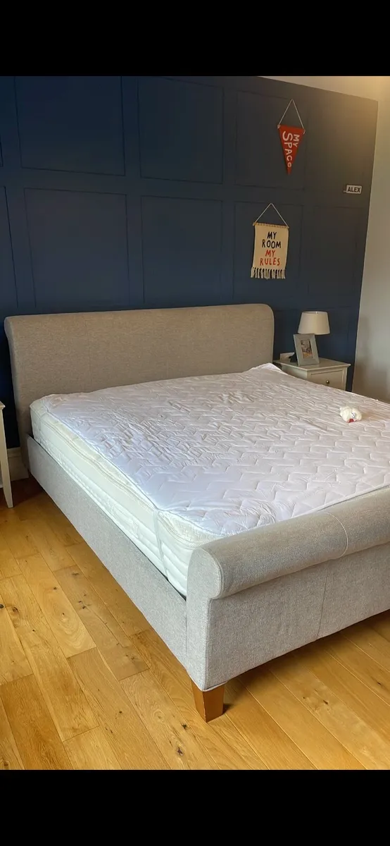 King size bed