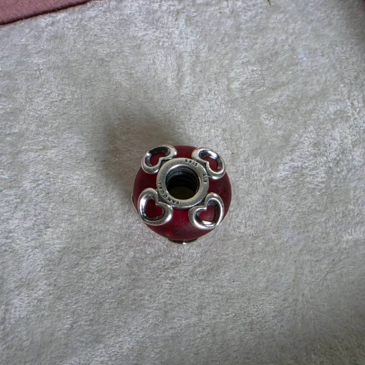 Pandora frosted red murano glass/hearts charm - Image 4