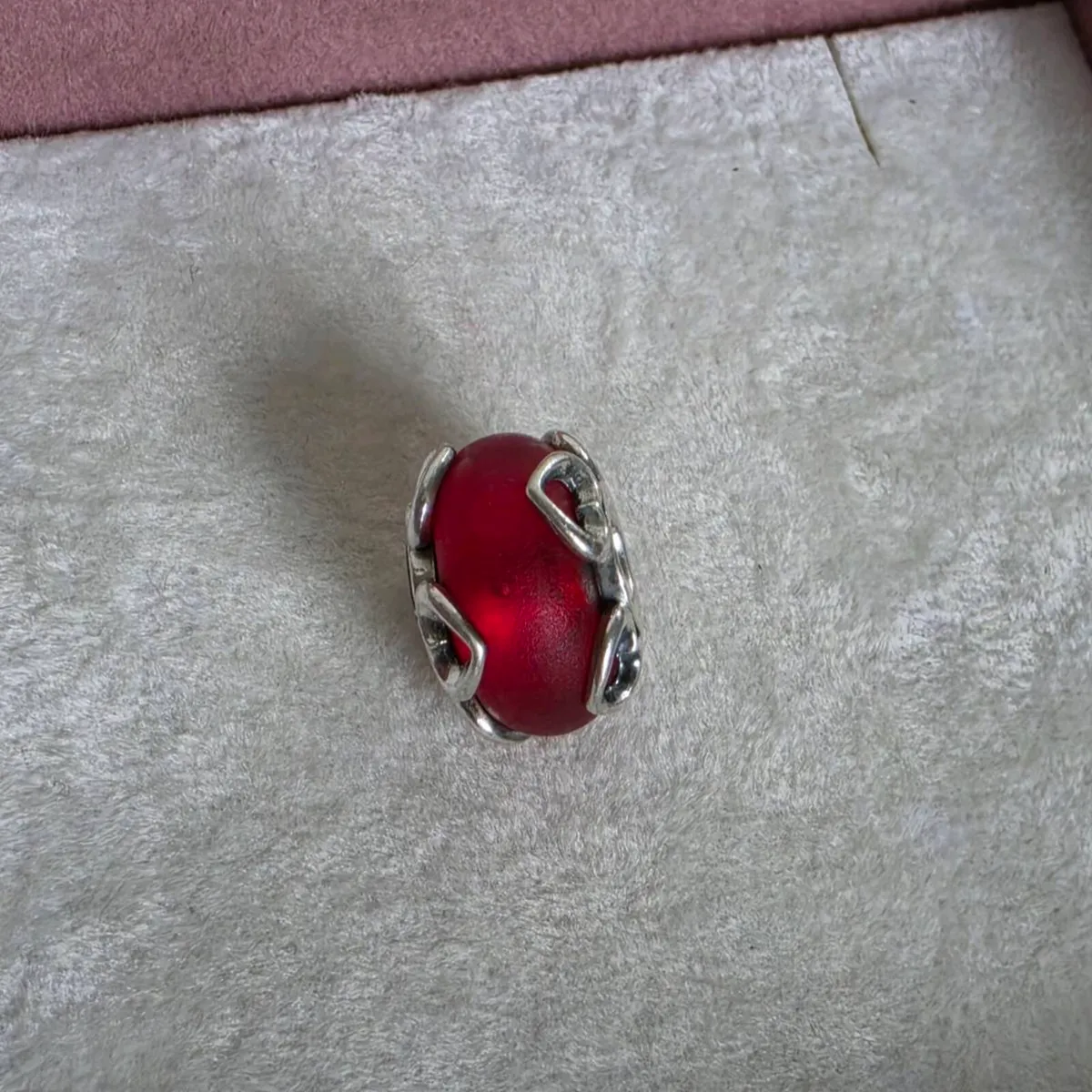 Pandora frosted red murano glass/hearts charm - Image 1