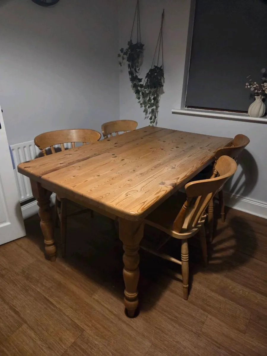 Table and Chairs - Image 1