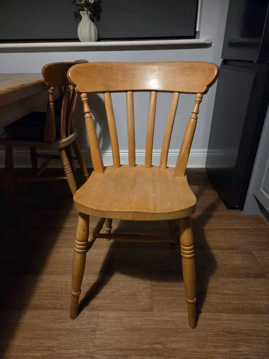 Table and Chairs - Image 2