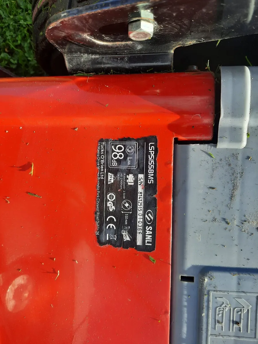 Lawnmower working perfect self driving - Image 4