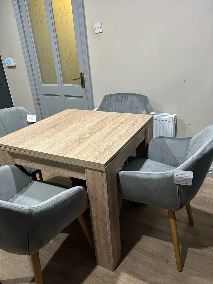 Kitchen table and 4 chairs - Image 4