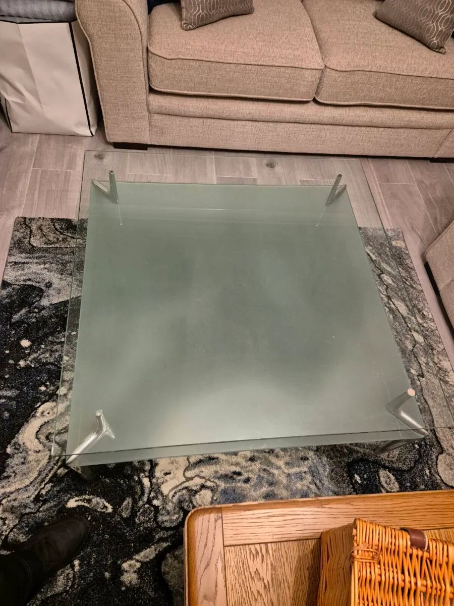 Tv stand - Image 1