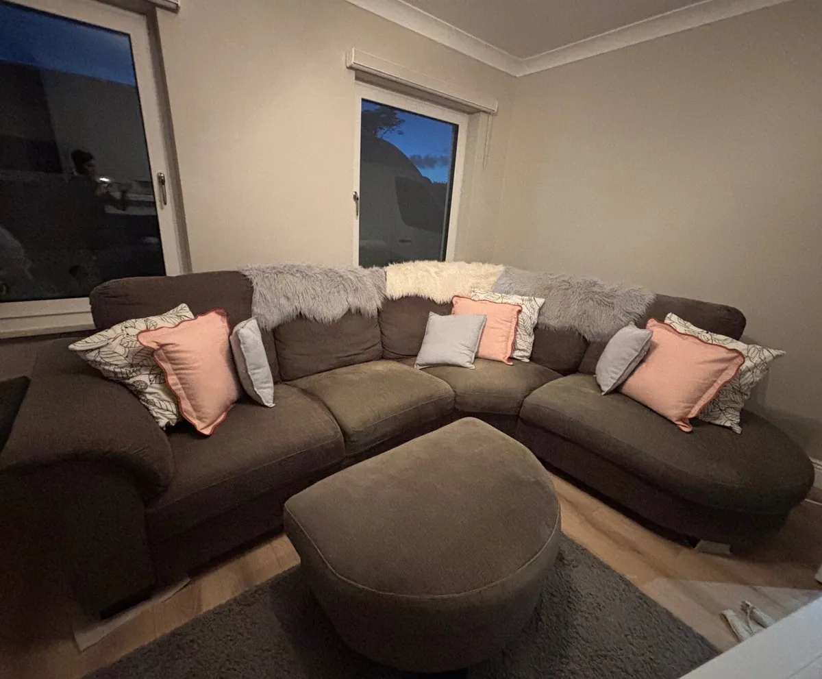 Corner sofa - Image 1