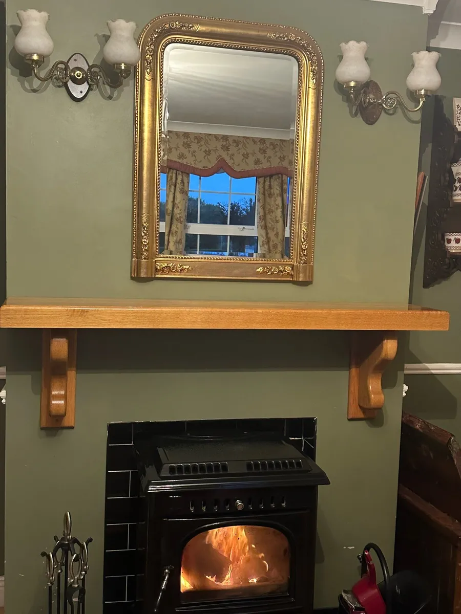 Wooden mantlepiece - Image 1