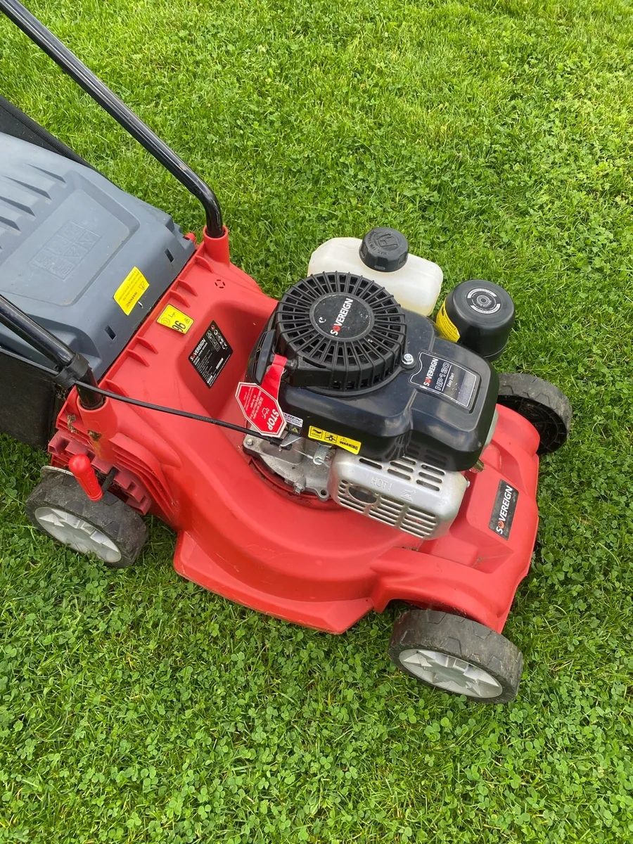 Petrol lawnmower - Image 2