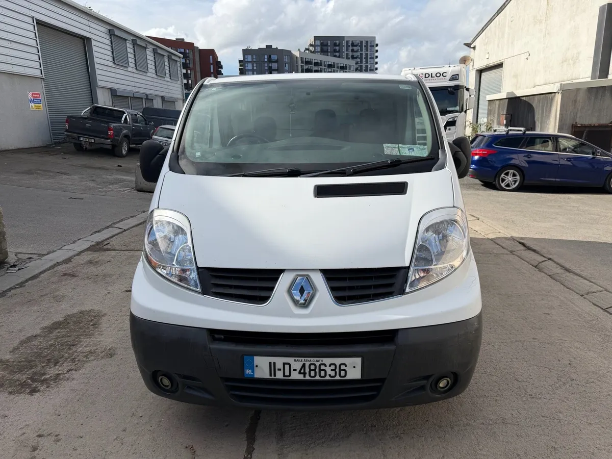 2011 Renault Traffic SWB Cvrt 10/2027 - Image 2