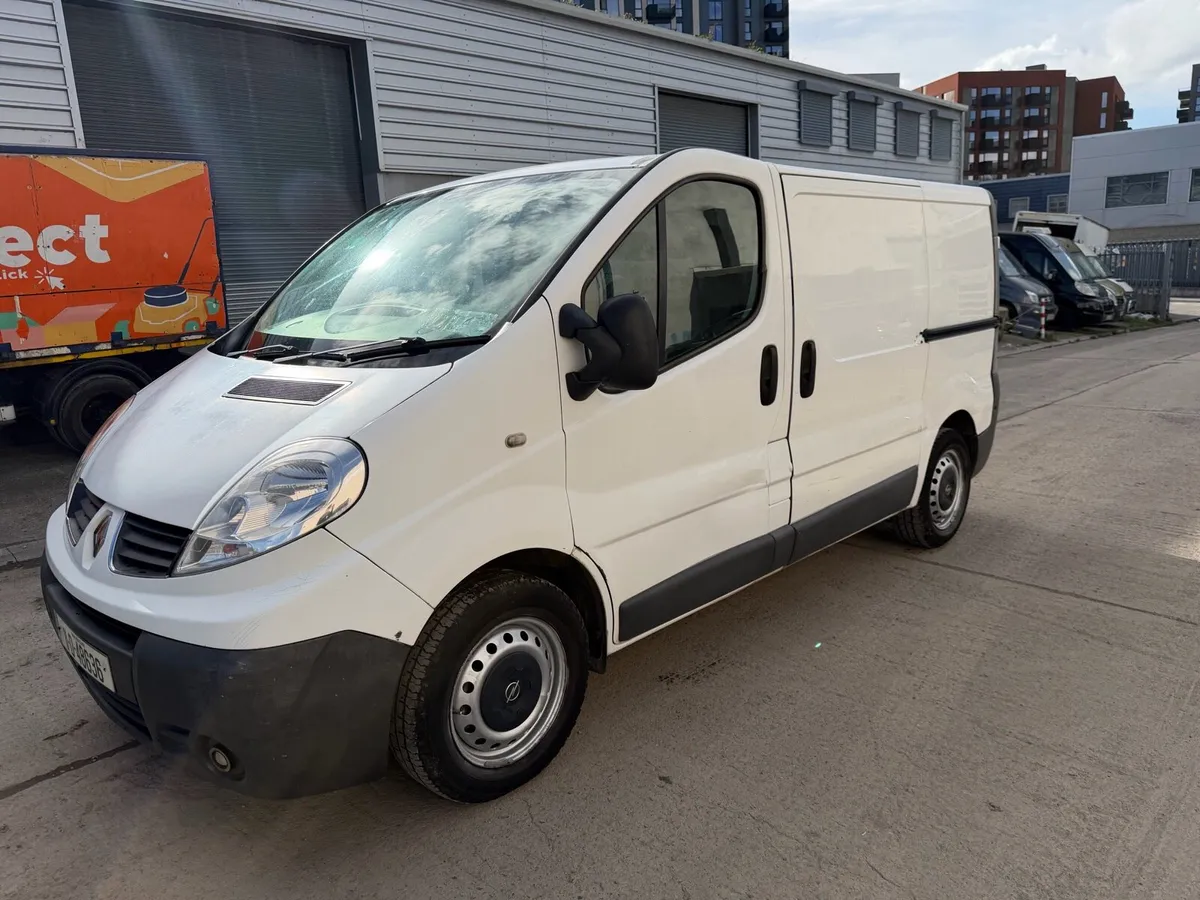2011 Renault Traffic SWB Cvrt 10/2027 - Image 3