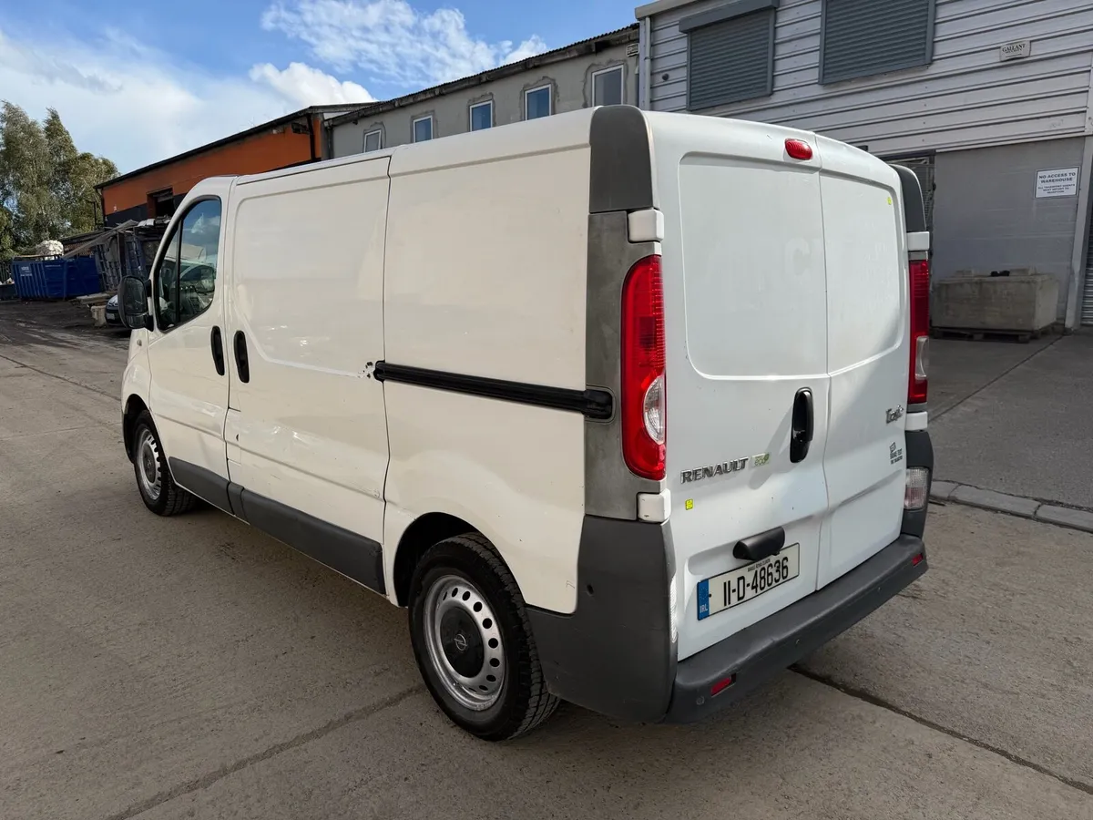 2011 Renault Traffic SWB Cvrt 10/2027 - Image 4