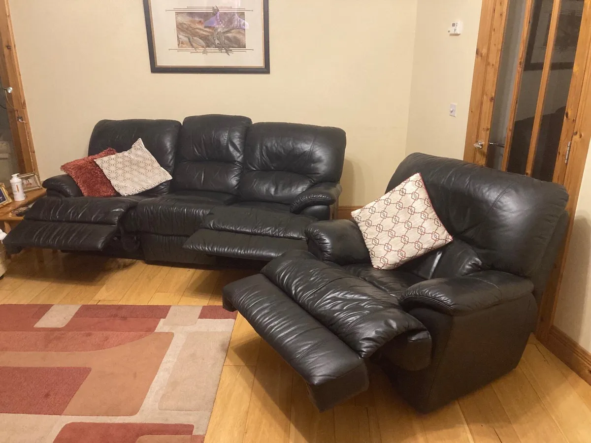 3 plus 1 leather recliner chairs - Image 2