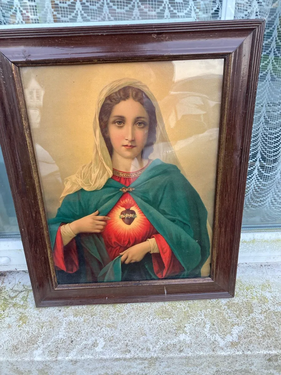 Vintage Virgin Mary picture free postage