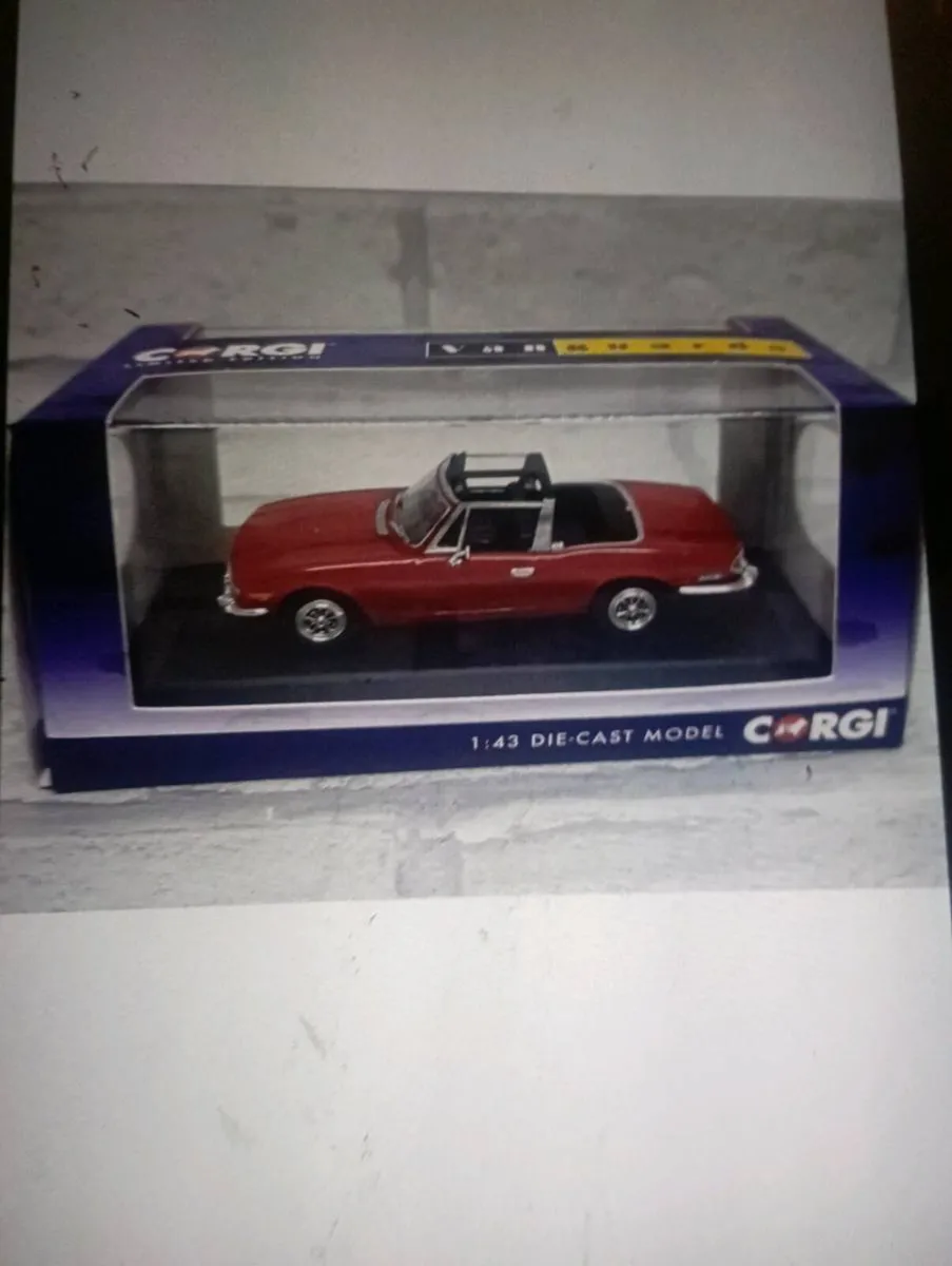 CORGI VANGUARDS 1-43 SCALE DIE-CAST TRIUMPH STAG - Image 1