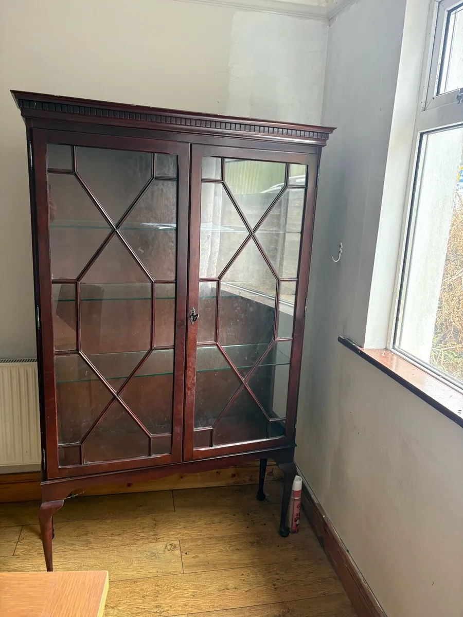 Glass cabinet