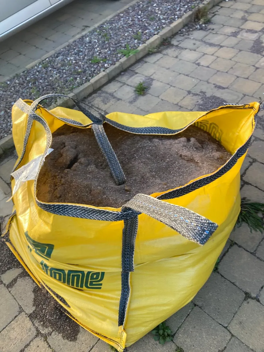 FREE – Approx. ¼ tonne Sharp/Building Sand – Carri - Image 1