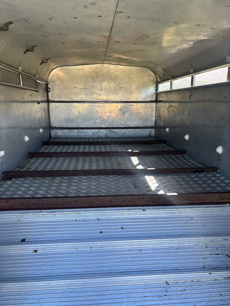 Westwood iforwilliams Sheep Trailer - Image 2