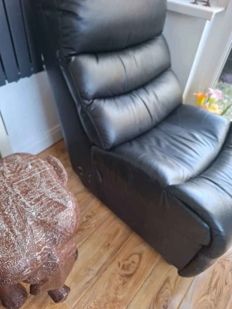 Easy chair. - Image 1