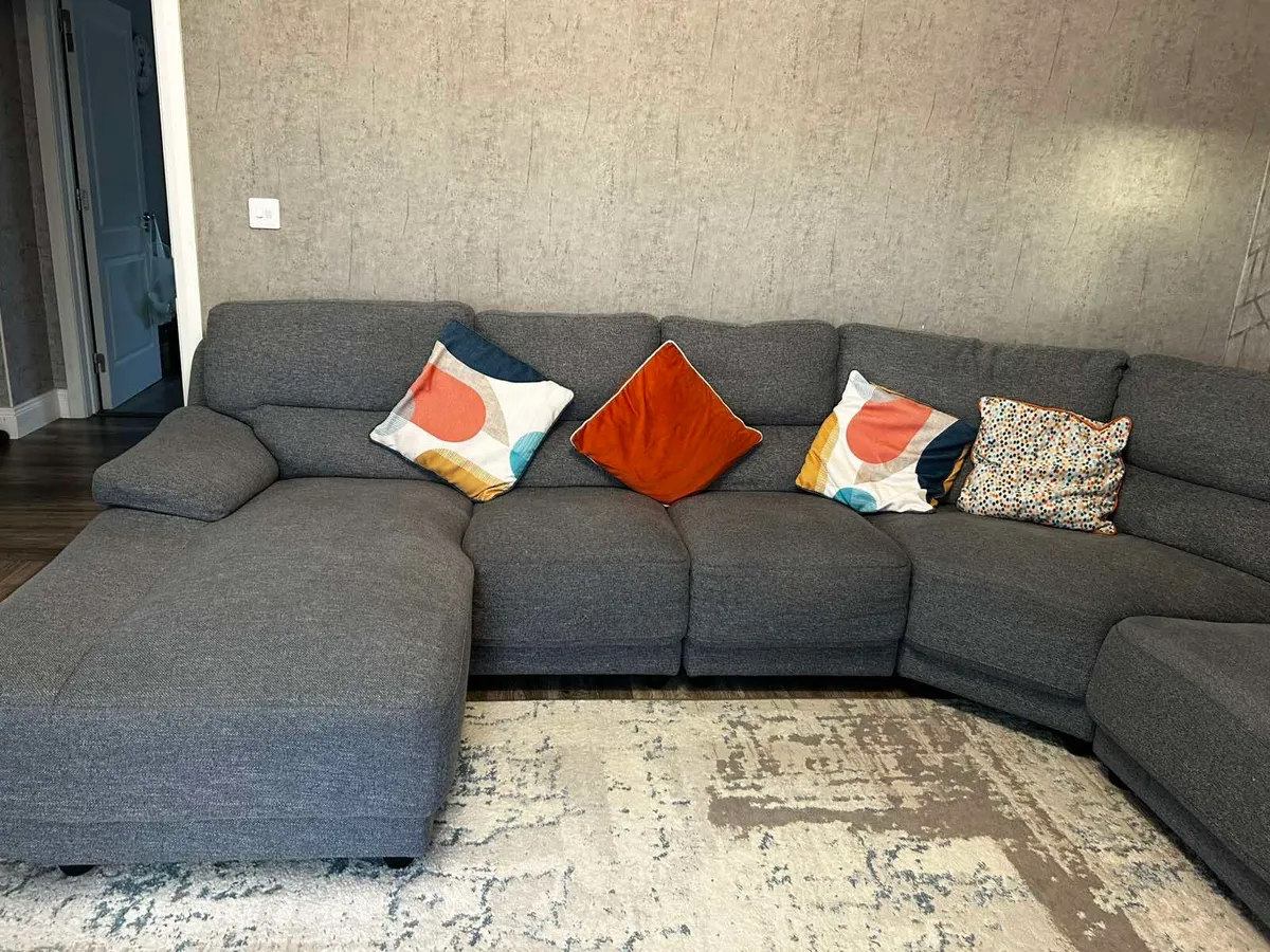 L Shape modular sofa. - Image 3