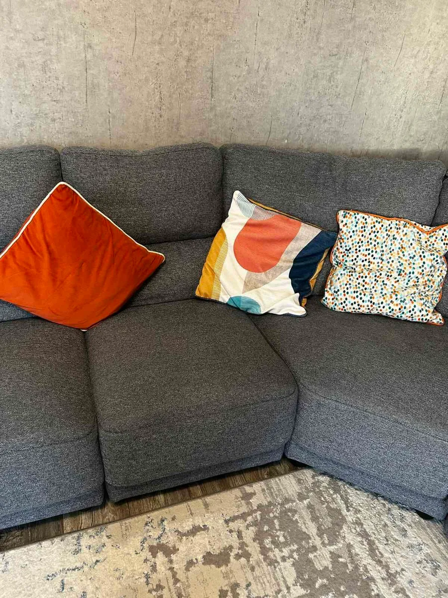 L Shape modular sofa. - Image 4