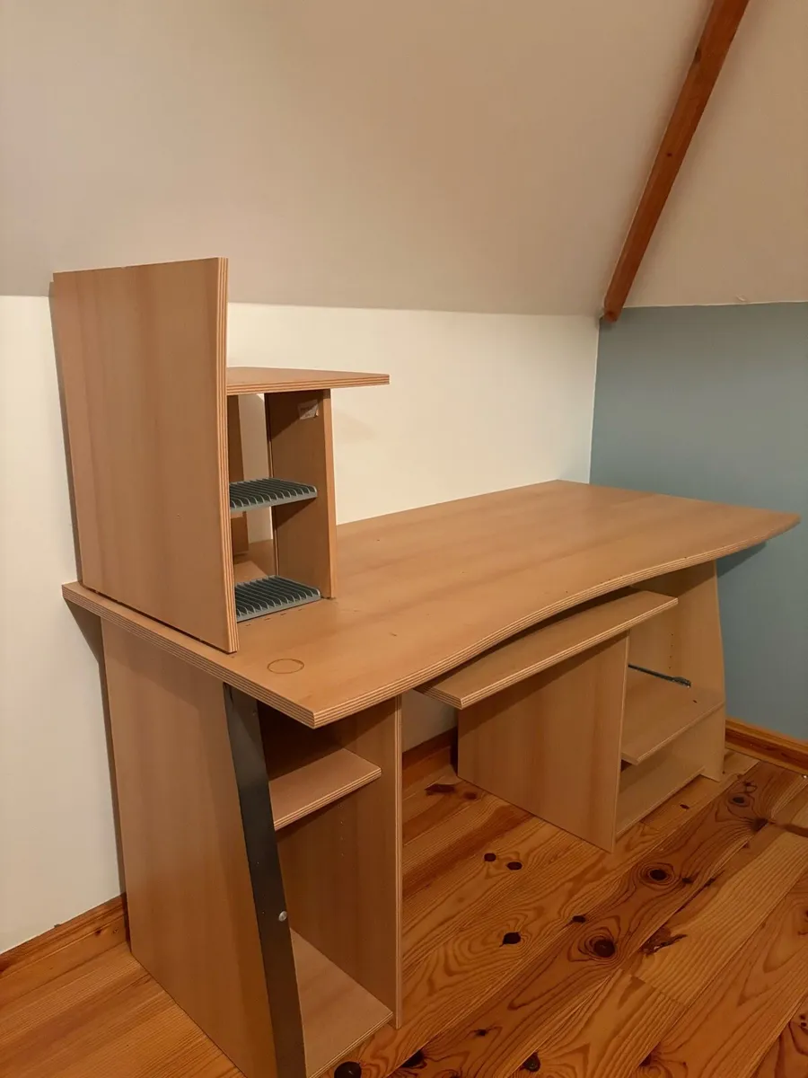 Desk - Image 2