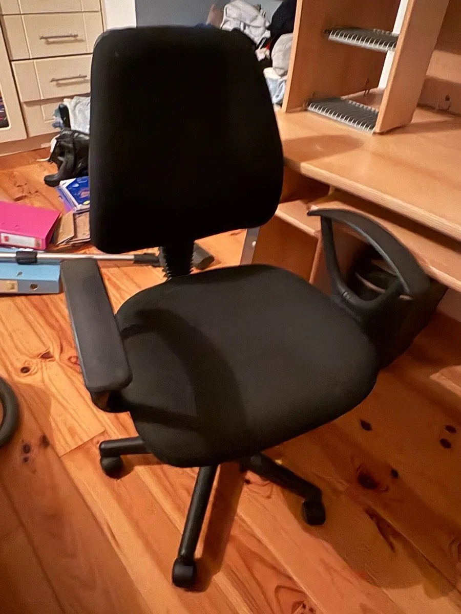 Desk - Image 4