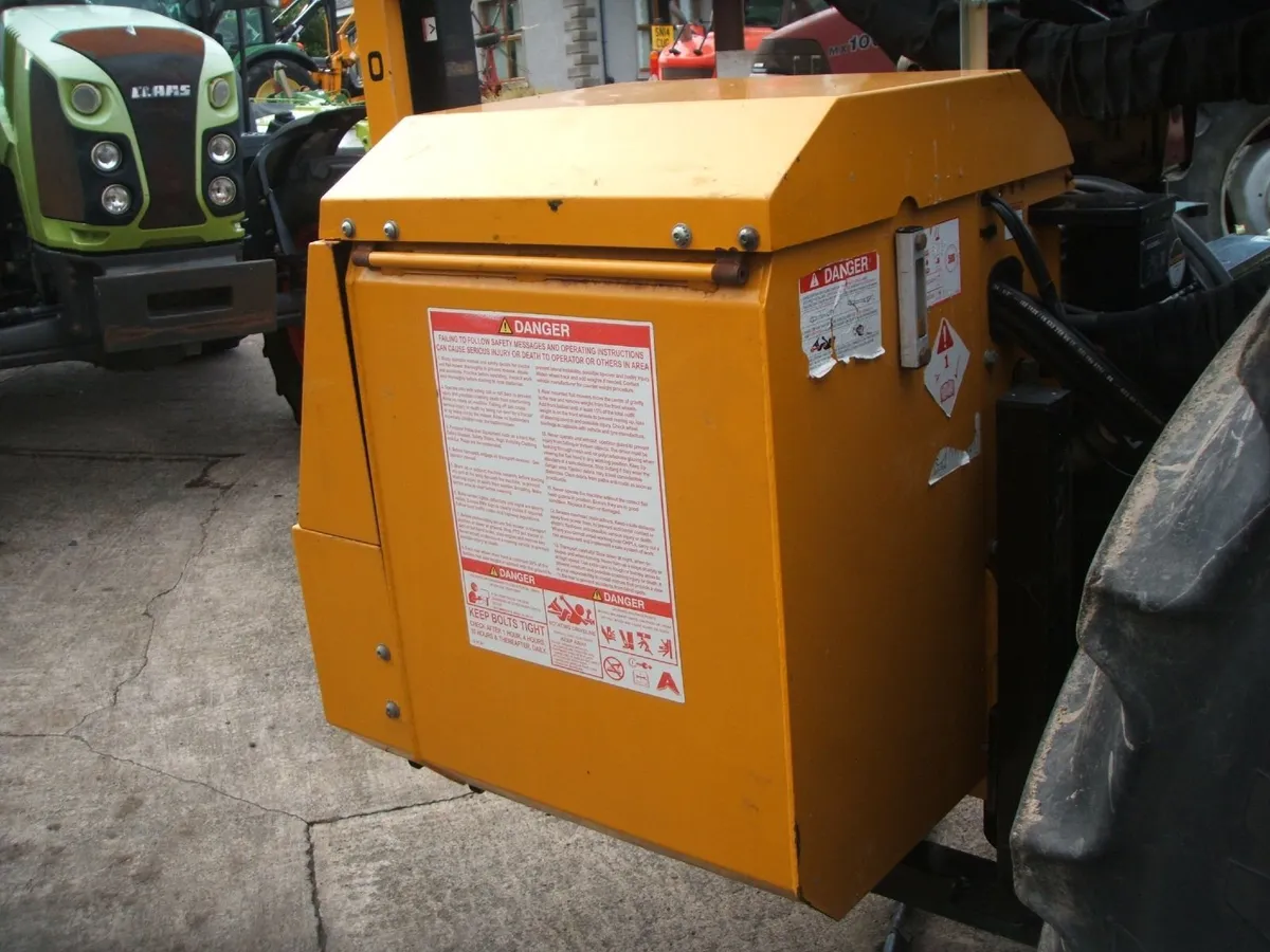 2023 McConnel PA6570T - Image 2