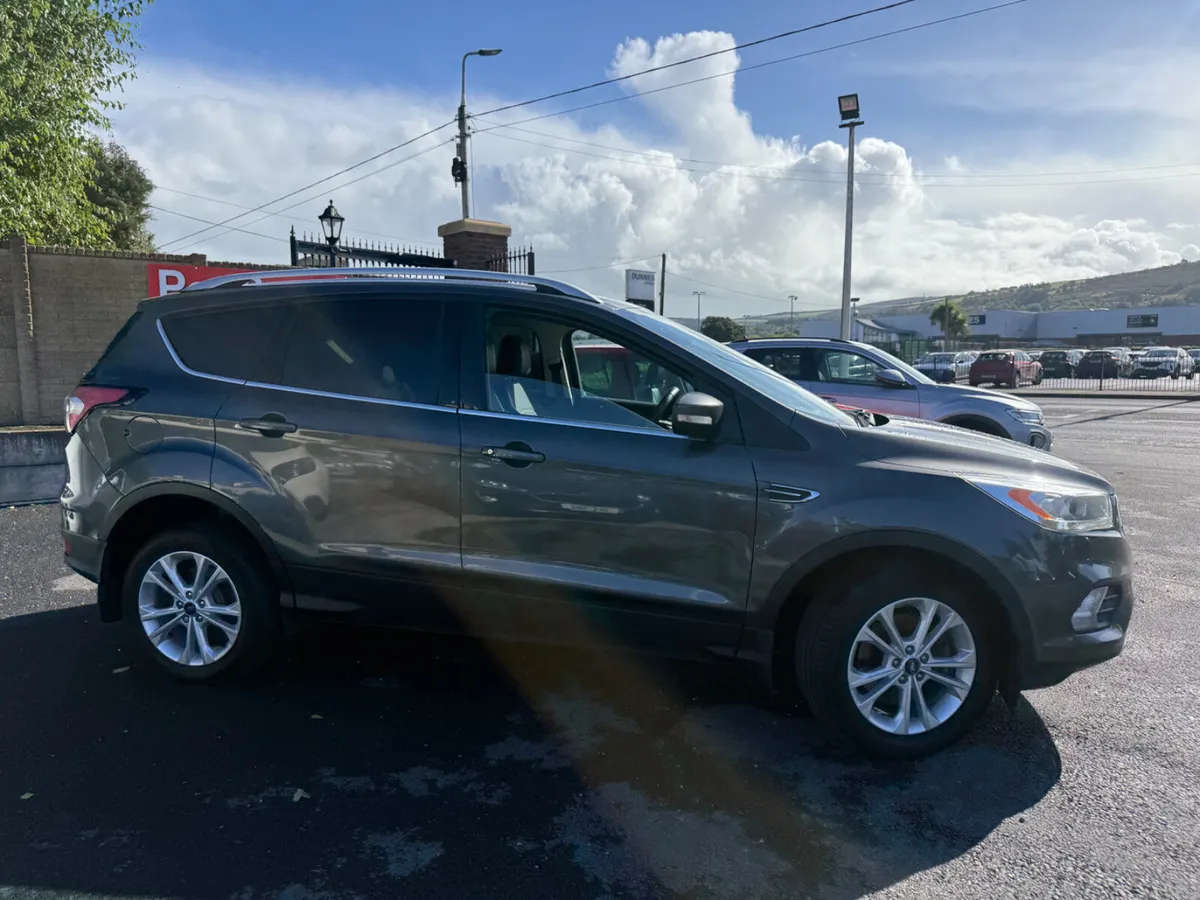 Ford Kuga  COMMERCIAL - Image 3