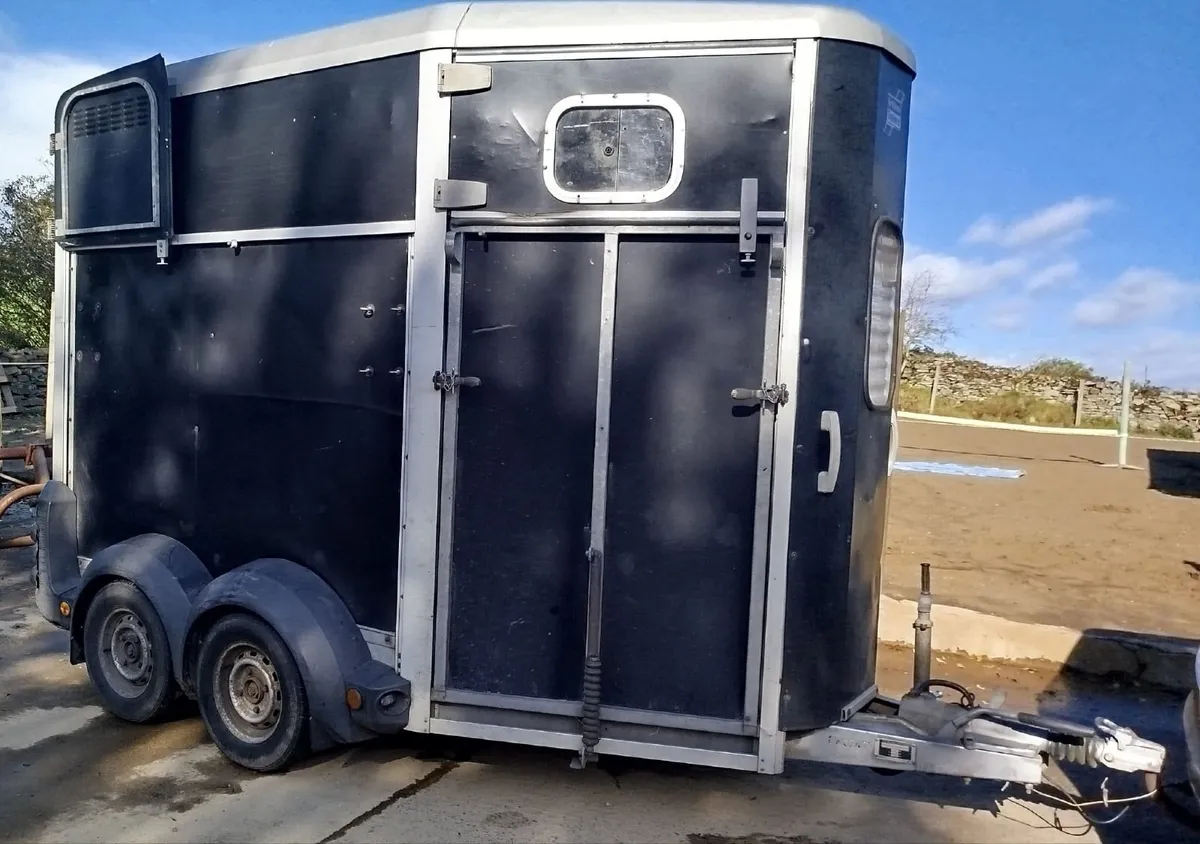 Ifor Williams 506 horse box - Image 1