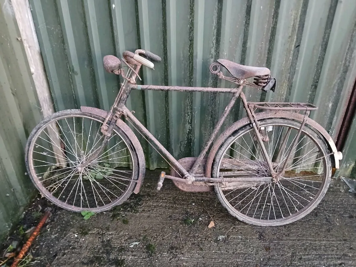 Specialized Sirrus/Vintage Raleigh w Brooks saddle - Image 2