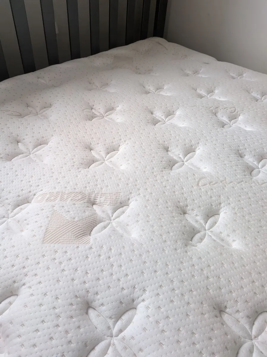 Double bed - Image 3