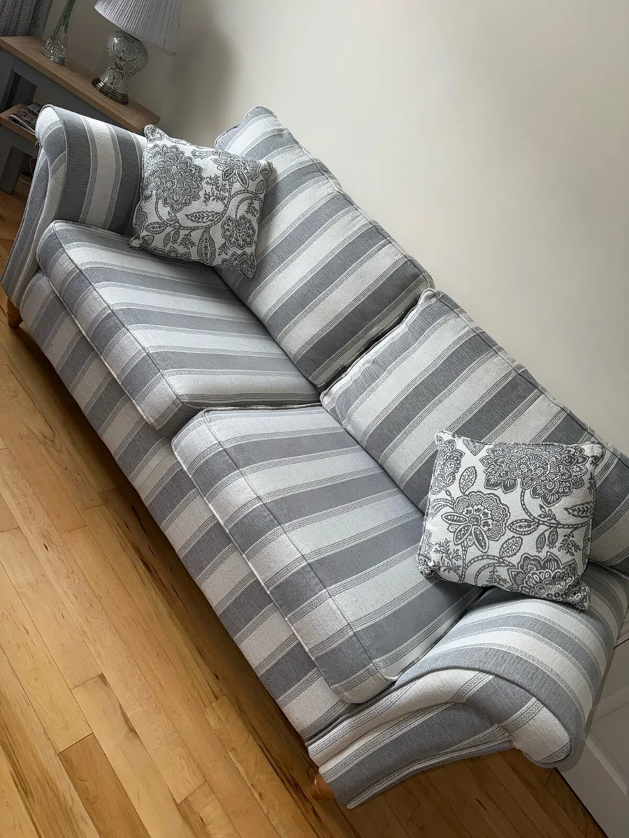 Sofa 3 + 1 seater + footstool - Image 2
