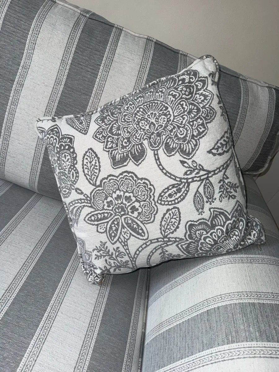 Sofa 3 + 1 seater + footstool - Image 4