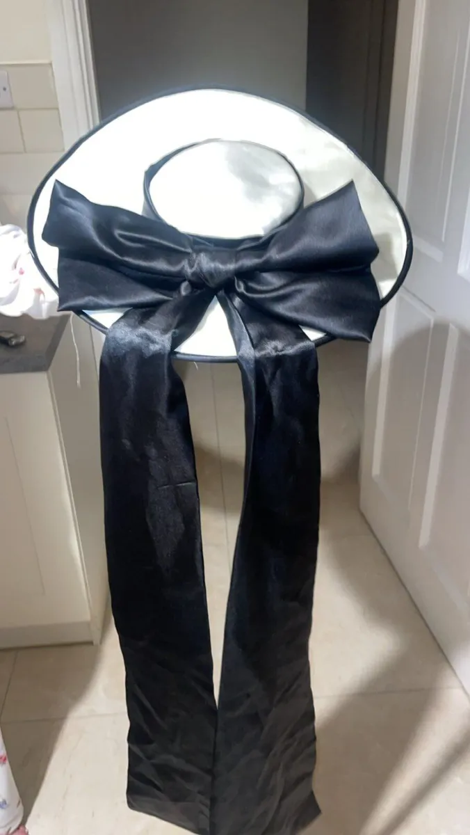 Wedding outfit - Image 1