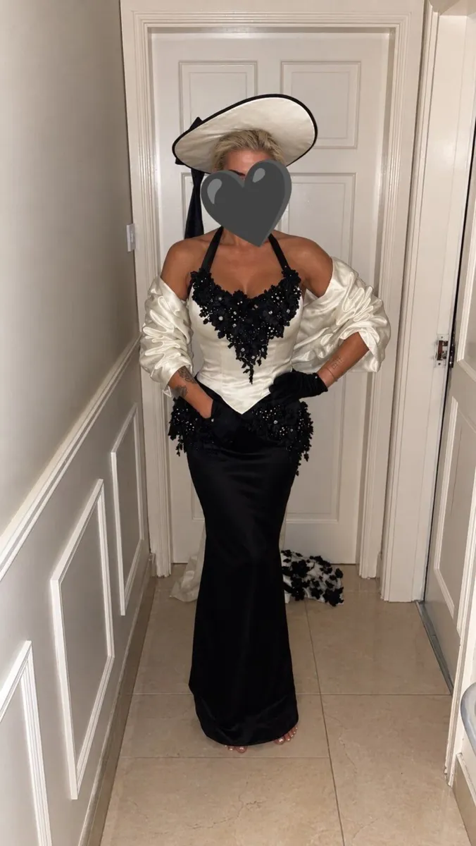 Wedding outfit - Image 3