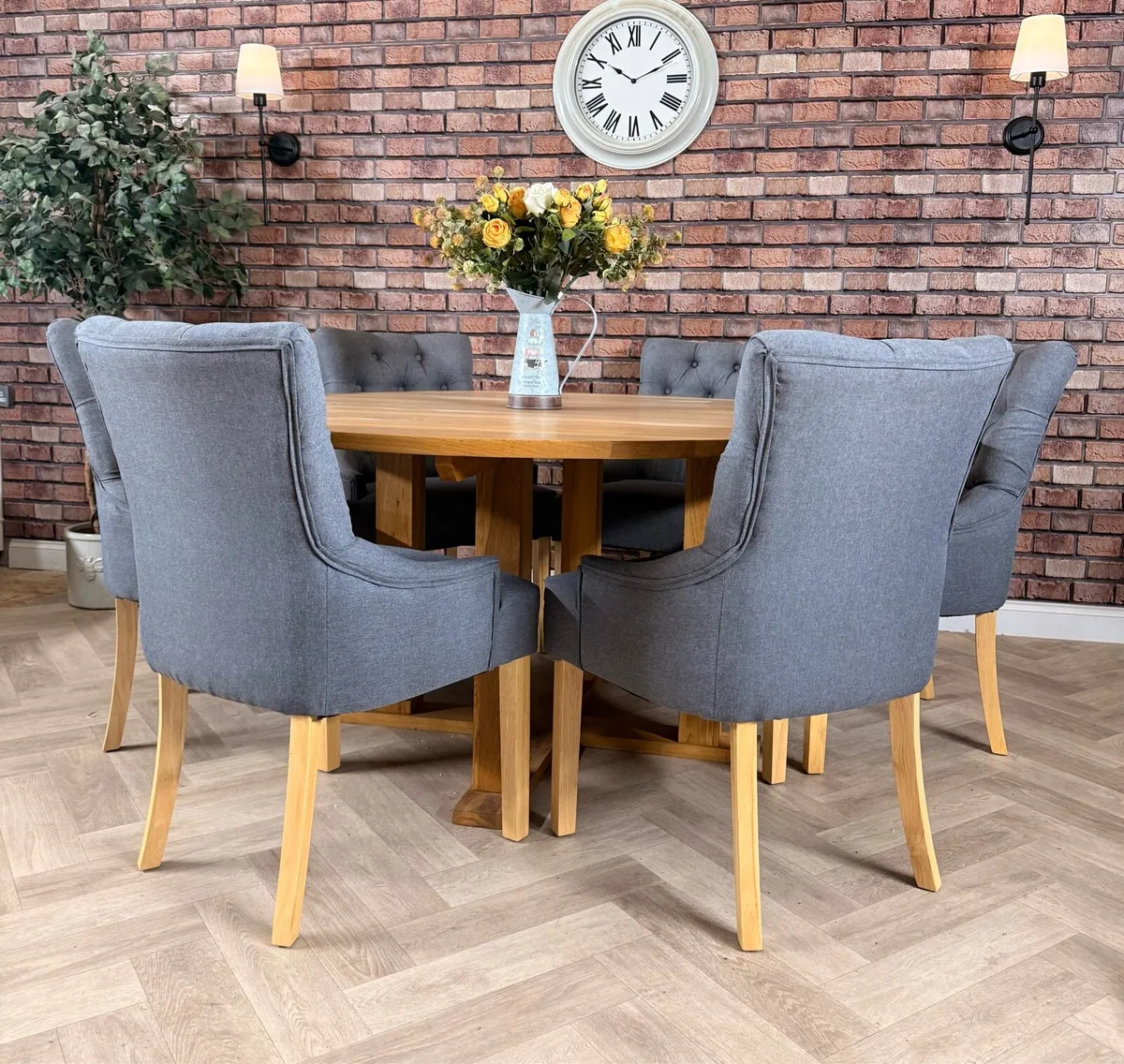 Round solid oak dining table & 6 chairs *new con - Image 2