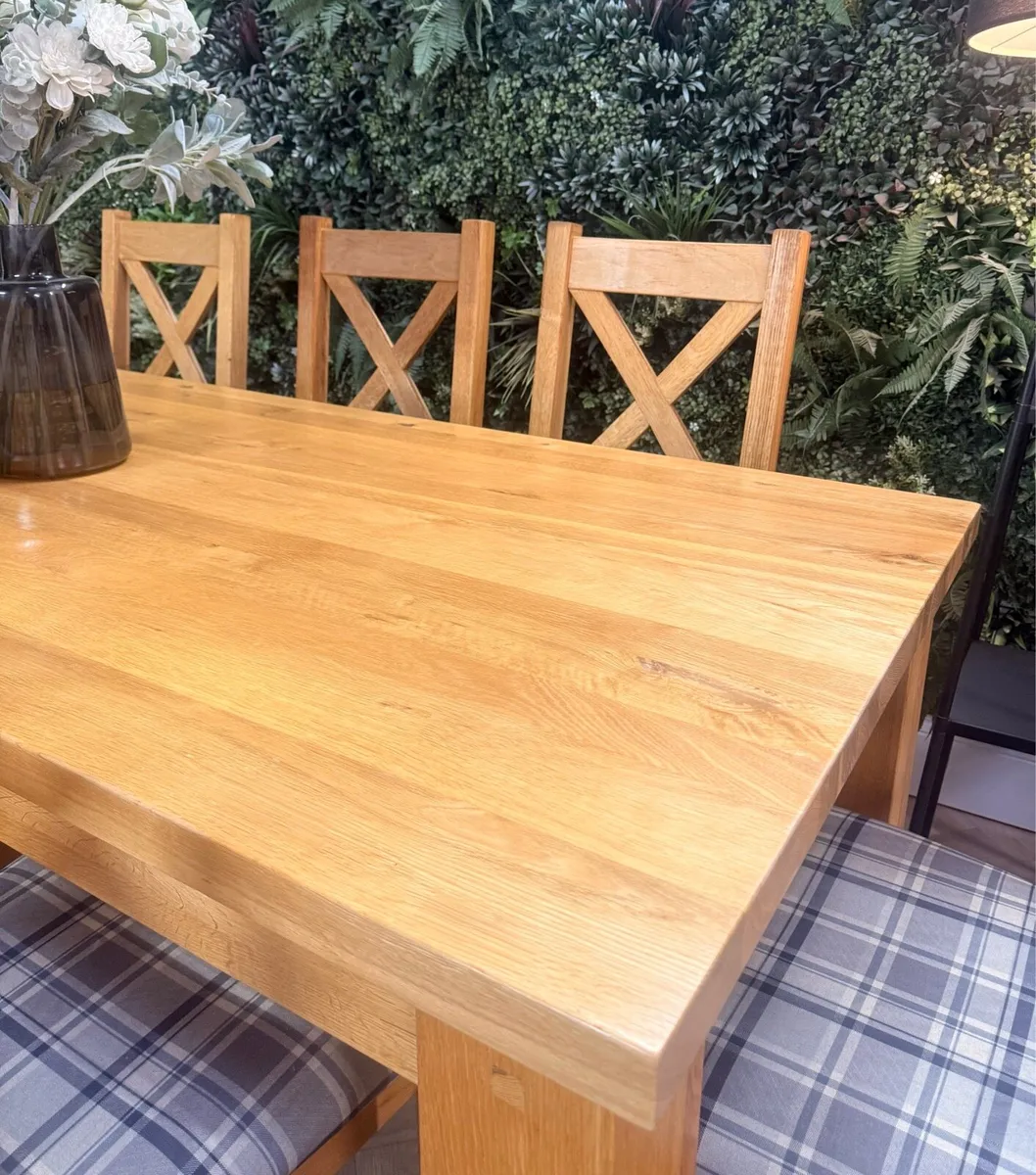 Solid oak dining table & 8 chairs - Image 4