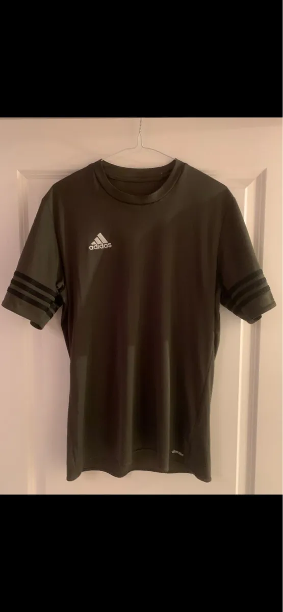 Adidas t-shirt