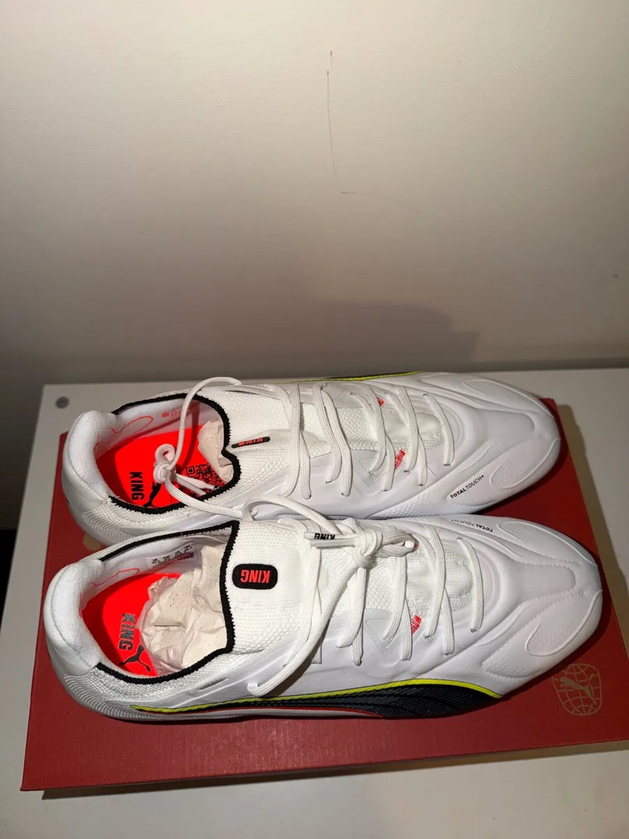 Football boots - Image 2