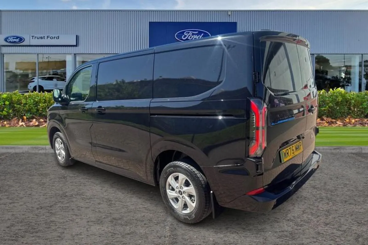 Ford Transit Custom E- 320 L1  RWD 100kW 65kWh H1 - Image 2