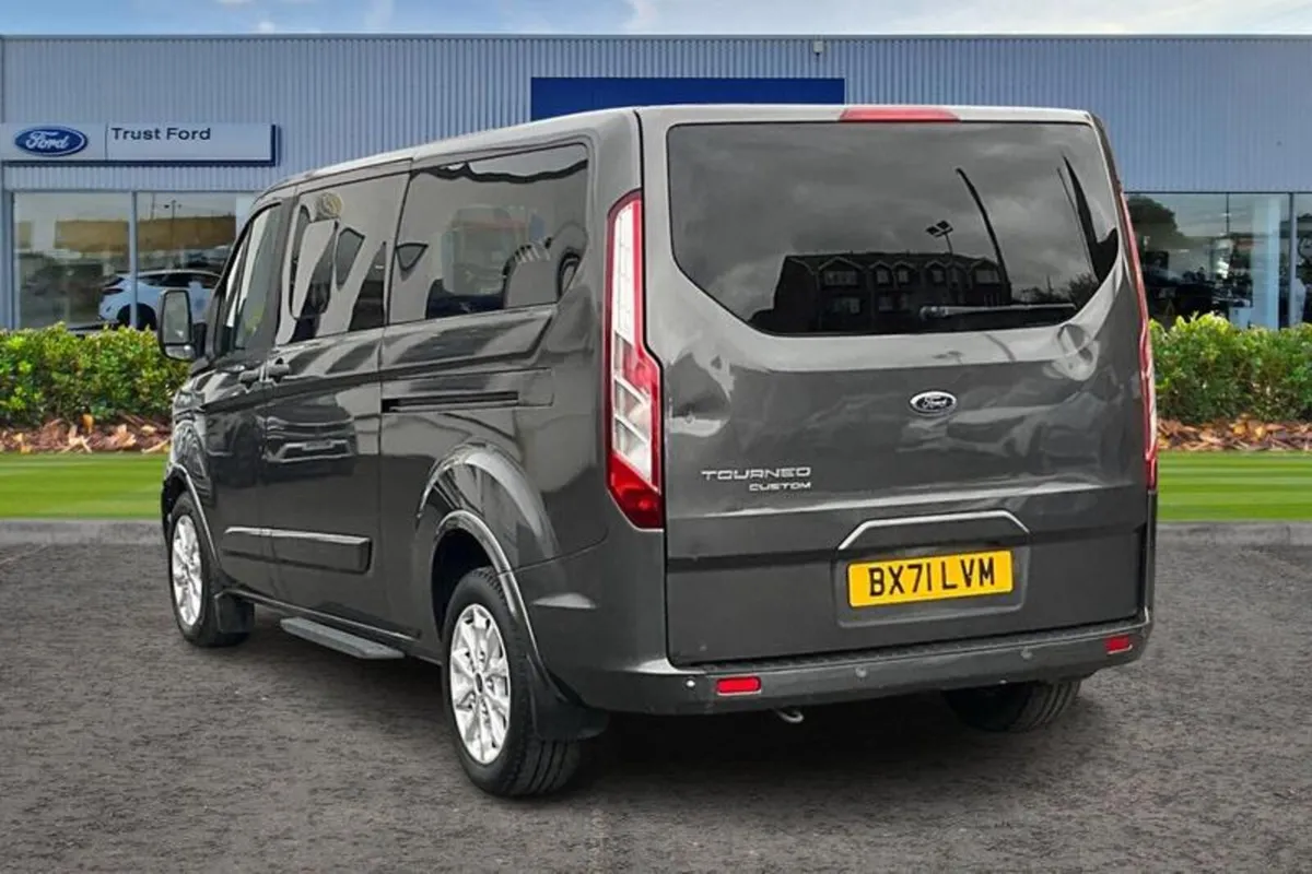 Ford Tourneo Custom L2  FWD 2.0 EcoBlue 130ps L/R - Image 2