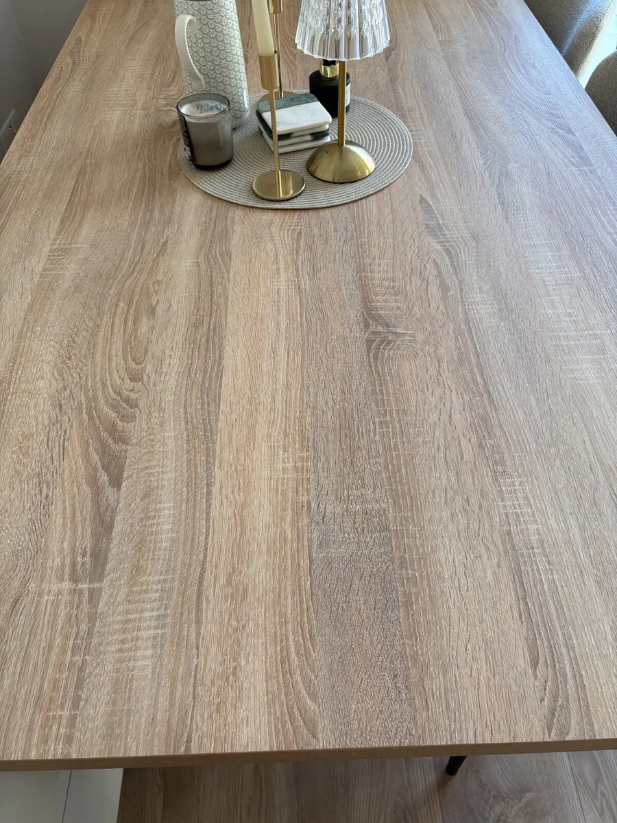 Oak dining table - Image 4